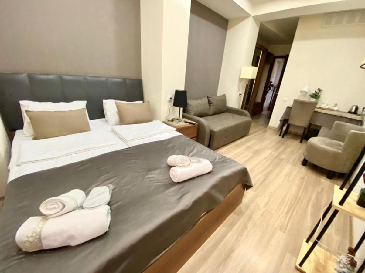 Hotel Terrace Тбилиси Екстериор снимка