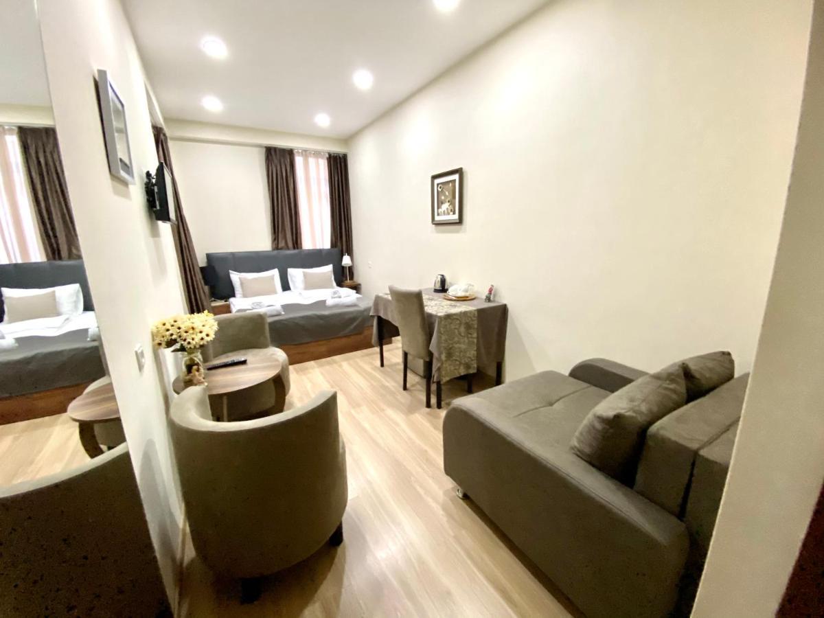 Hotel Terrace Тбилиси Екстериор снимка