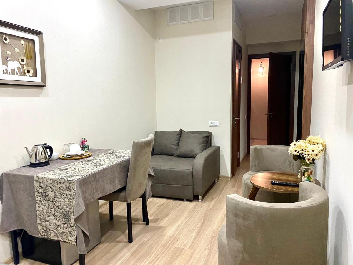 Hotel Terrace Тбилиси Екстериор снимка