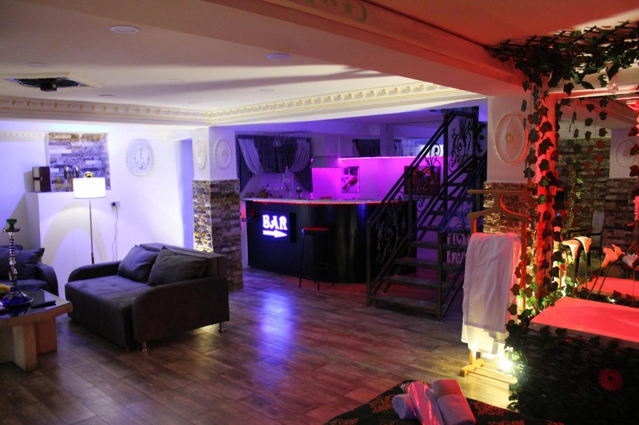 Hotel Terrace Тбилиси Екстериор снимка