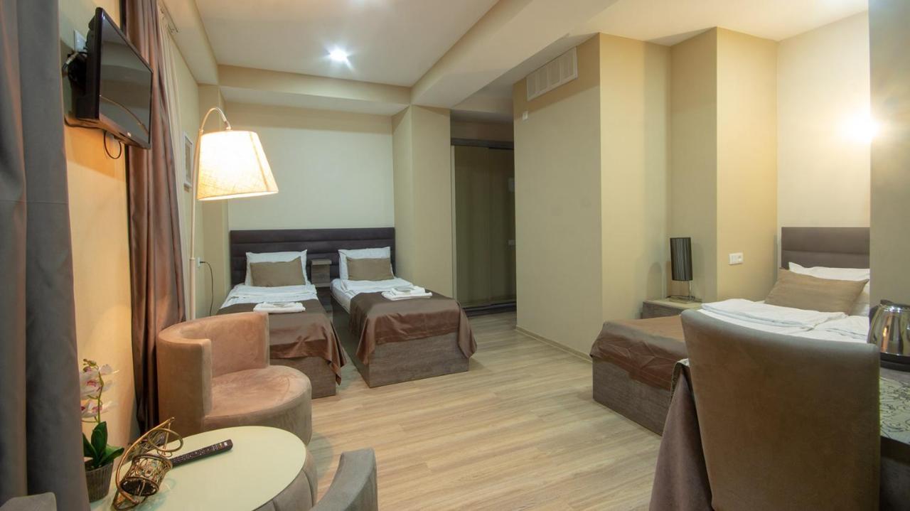 Hotel Terrace Тбилиси Екстериор снимка