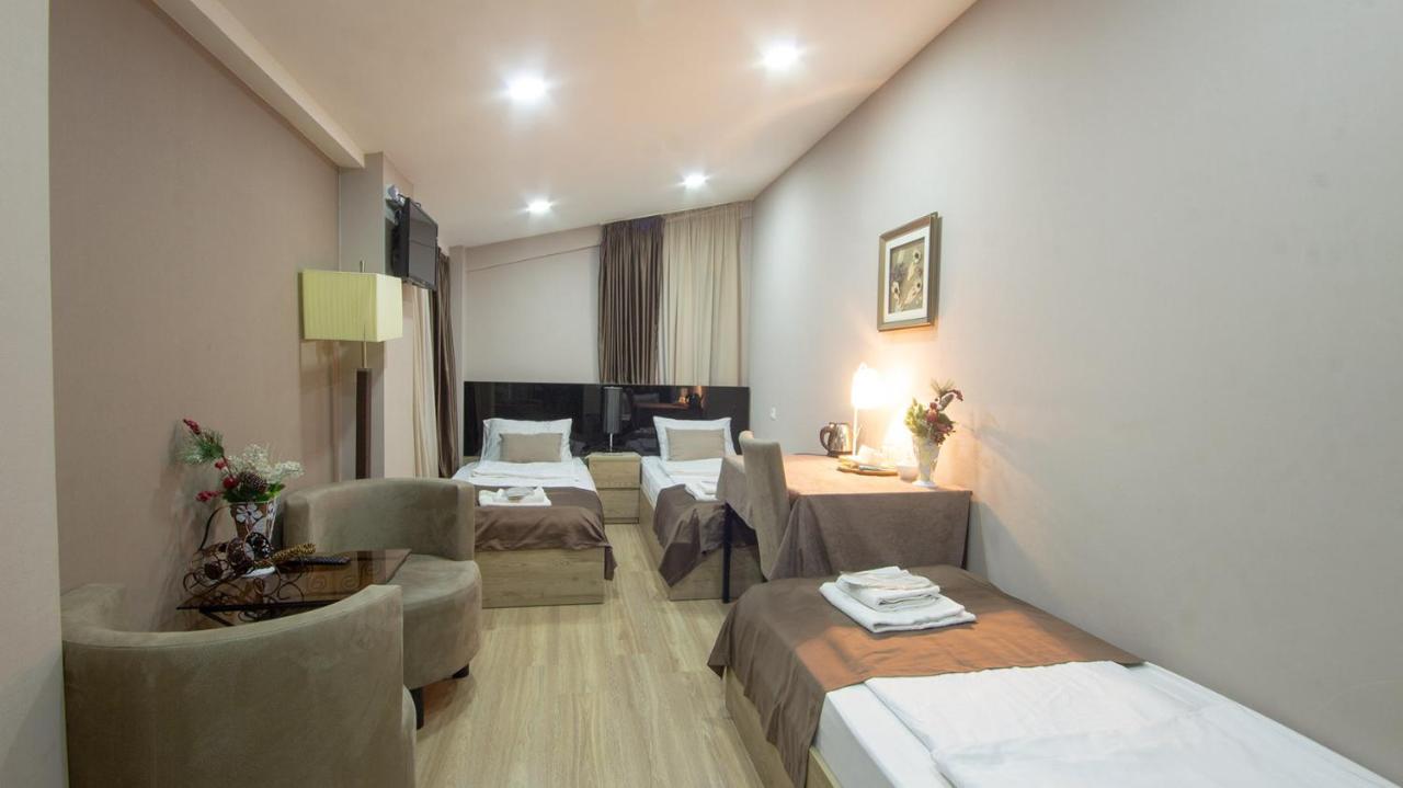 Hotel Terrace Тбилиси Екстериор снимка
