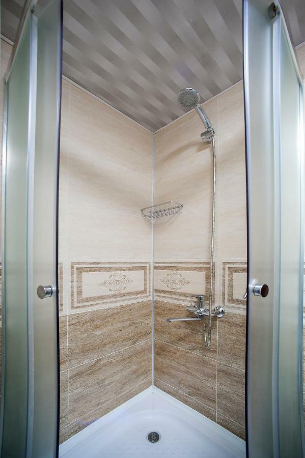 Hotel Terrace Тбилиси Екстериор снимка
