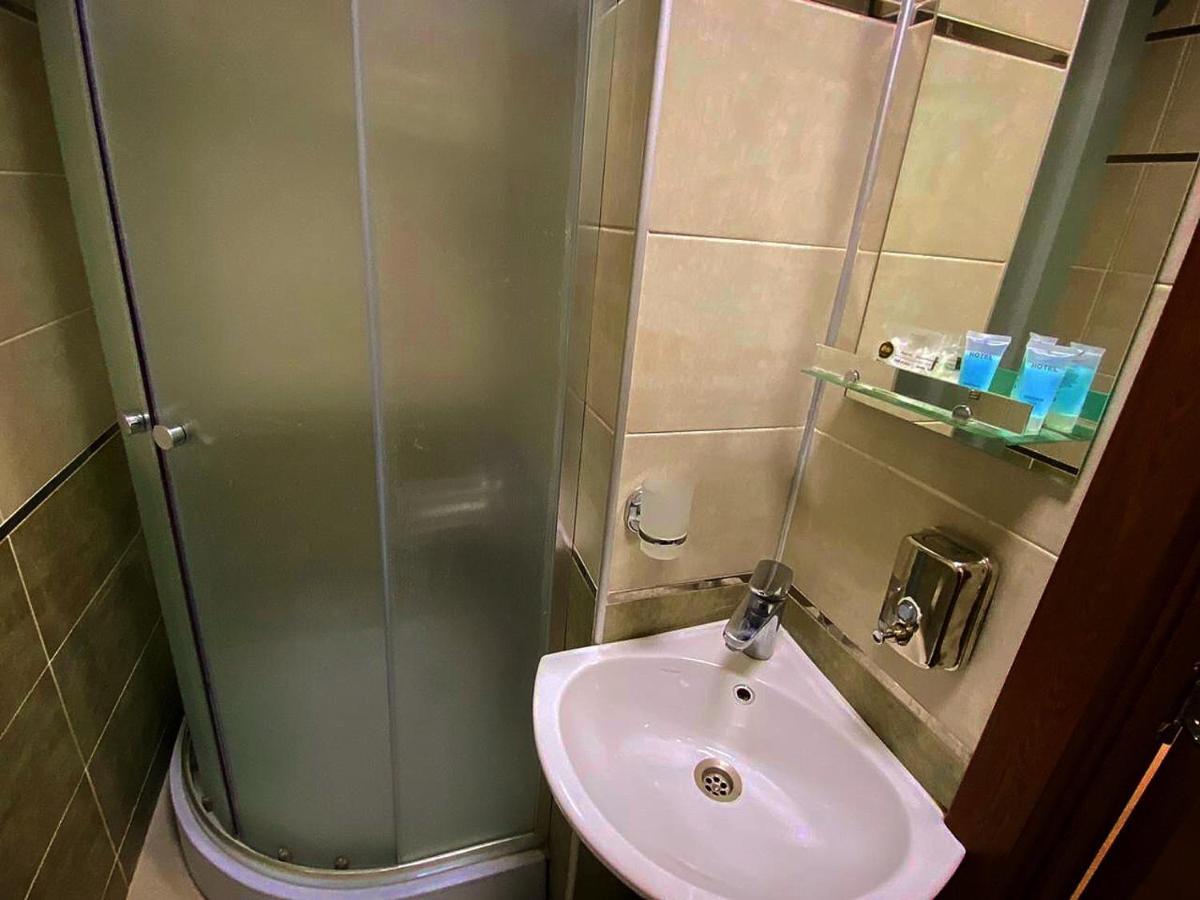 Hotel Terrace Тбилиси Екстериор снимка
