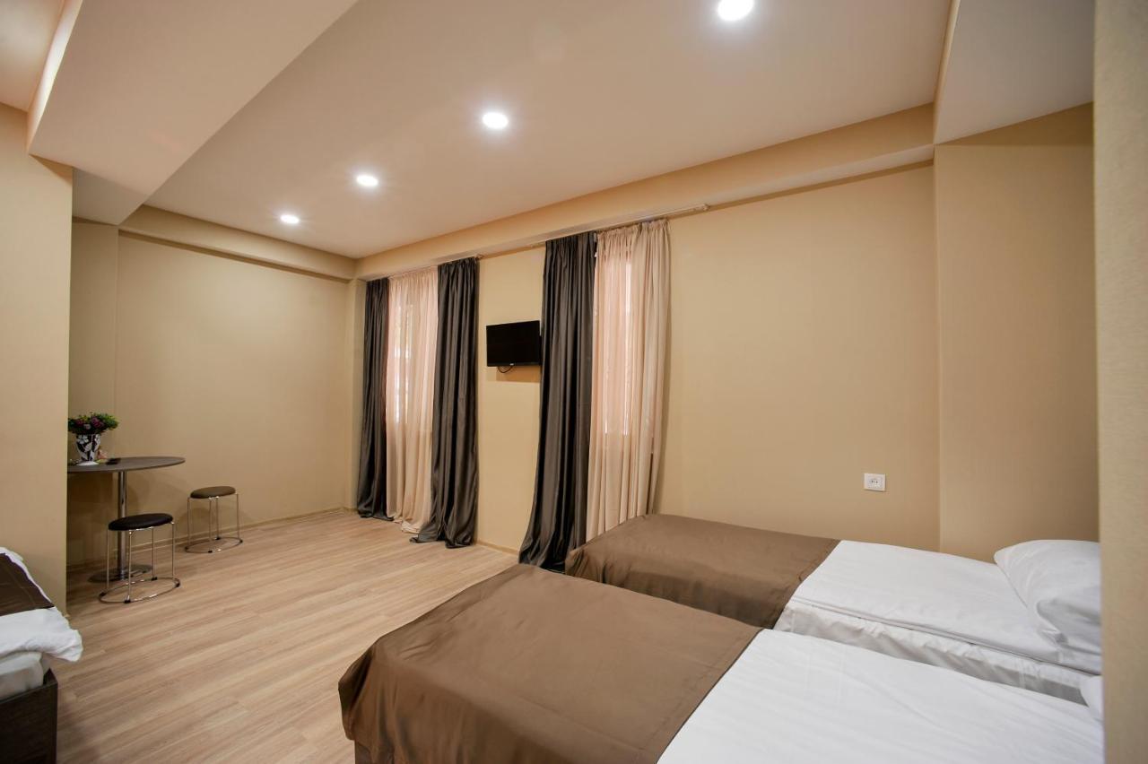 Hotel Terrace Тбилиси Екстериор снимка