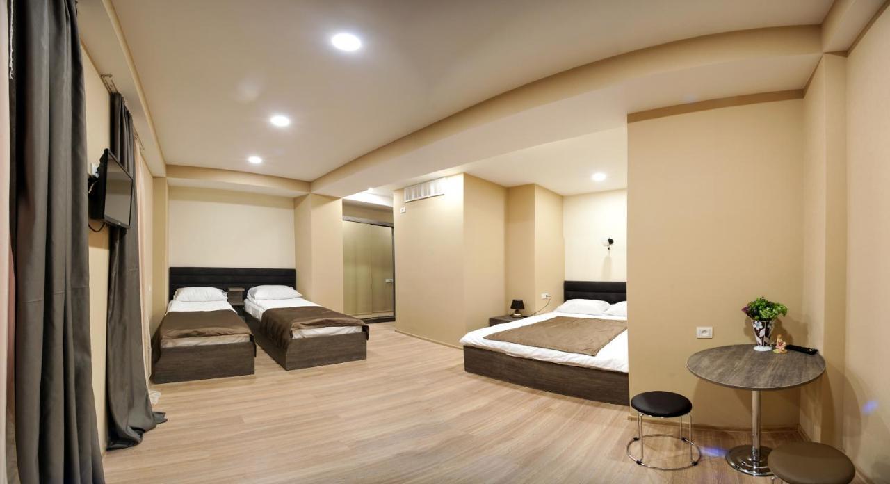 Hotel Terrace Тбилиси Екстериор снимка
